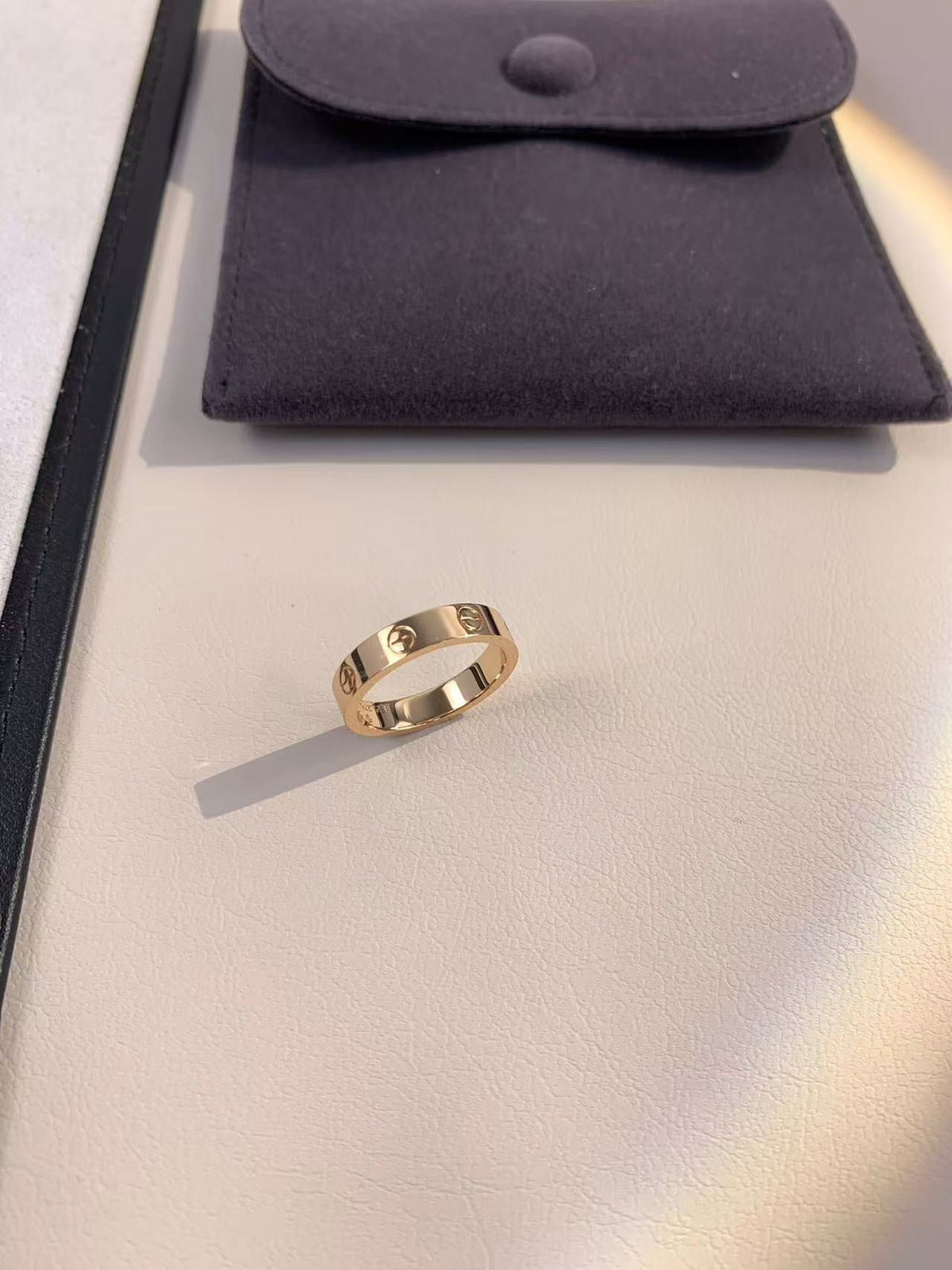Simple and stylish new ring 1