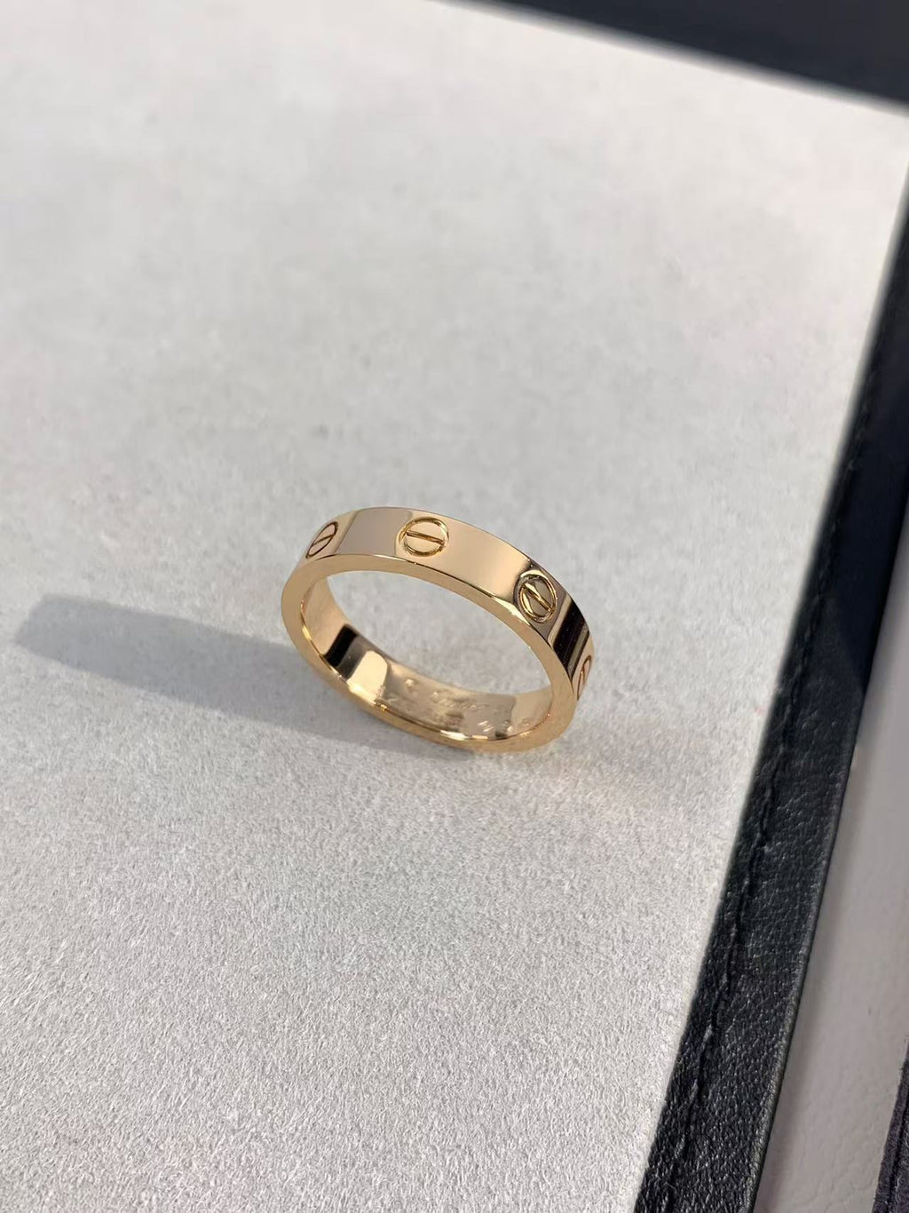 Simple and stylish new ring 1