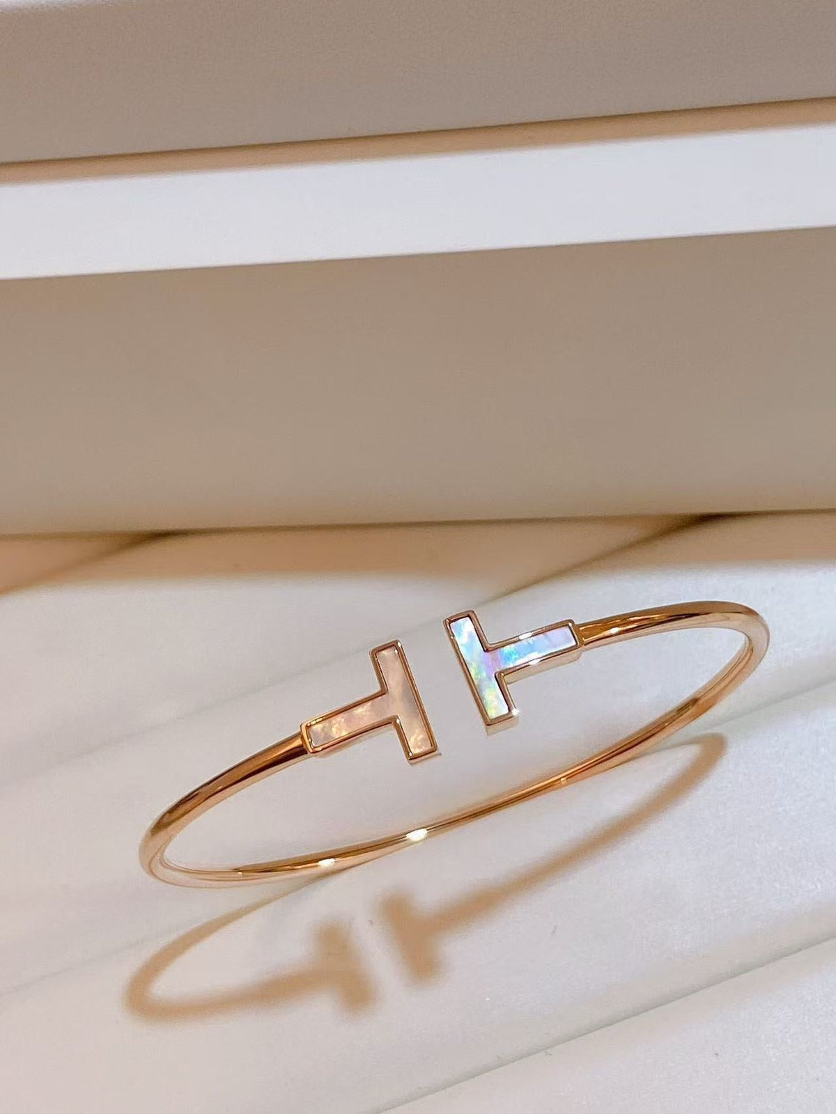 2 color Simple and stylish new bracelet